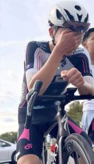 全国制覇を果たしたゴール後、感極まって涙を流す寺町悠希（チーム提供）