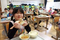 地元の味を楽しむ　大樹ふるさと給食