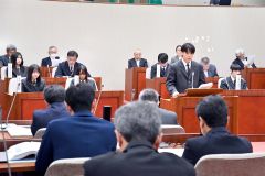 高校生の視点で町政課題をぶつける　清水高生が模擬議会