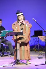 ヒップホップダンスからカラオケ、バンド演奏まで、さまざまな芸能が披露された