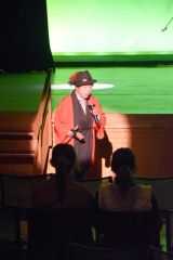 ヒップホップダンスからカラオケ、バンド演奏まで、さまざまな芸能が披露された