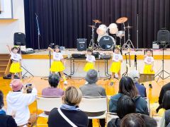 子どもたちのダンスなども披露された豊似文化祭