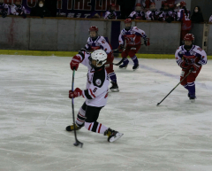 帯広レディース2年連続3位 御影グレッズ4位 全道女子アイスホッケー 17