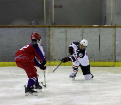 帯広レディース2年連続3位 御影グレッズ4位 全道女子アイスホッケー 19