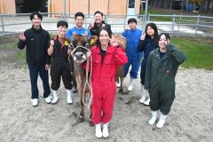 「アニメみたい」夢かなった！　帯農高３年・新居さん全国１位　ホルスタイン共進会リードマンコンテスト