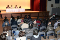 日頃の練習の成果を披露する大正琴たんぽぽサークル