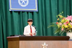 児童を代表しあいさつする千葉児童会長