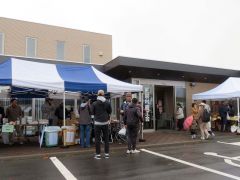 １０周年を記念した感謝祭が開かれたマナカ