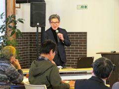 講演する吉田教授