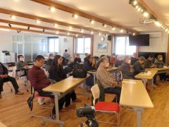 村内外から２０人が参加した講演会