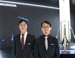 「ＬＣ－２プロジェクトに期待している」と語る（左から）櫻原室長、石村チーフエンジニア
