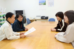 今後の活動に向けて話し合っている