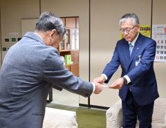現職・高木氏に後援会が再選出馬要請　士幌町長選