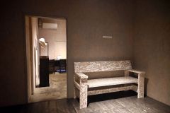 素材生かし自由に表現　現代アートの鈴木隆さん造形展、２３日までミントカフェで 3