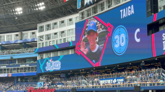 帯広西小4年のクラーク大河さん MLBブルージェイズ戦でプレイヤーエスコートに選出 4