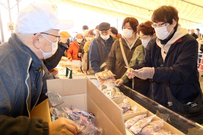 池田の特産品一堂に JA十勝池田の収穫感謝祭 | 十勝毎日新聞電子版