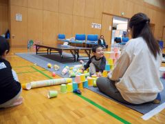 子育てサークル「ママ チャリ」サロンで親子70人交流 7