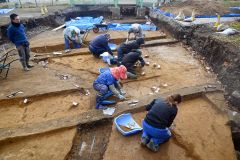 帯広・落合遺跡で２３年ぶり発掘調査　後期旧石器時代の石器など出土