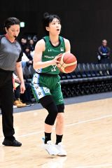 【日立ハイテククーガーズ―アランマーレ秋田】3点シュートを狙う日立ハイテクの河村美侑(15日)