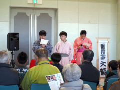 落語教室の児童が軽妙な話術を披露　幕別 4
