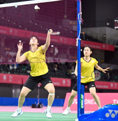 バド女子の長原ペア圧勝で8強 デフリンピック 4強懸け20日に台湾ペア戦 7