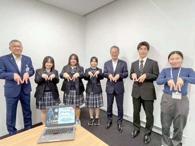 今年も高校生企画のクリスマスイベント「めむクリ」をＪＲ芽室駅前で開催