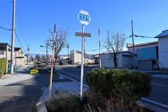 中札内停車場線の終点付近。１９９４年に改番されたとされ、標識の番号が貼り替えられている