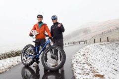 道ＡＴガイドに認定された（左から）鈴木さんと相楽さん