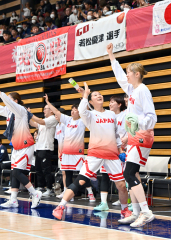 デフバスケ女子日本代表８強　予選１位で決勝トーナメント進出　　帯広聾学校教諭の坂本ＨＣ「金メダル達成する」 10