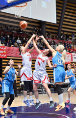 デフバスケ女子日本代表８強　予選１位で決勝トーナメント進出　　帯広聾学校教諭の坂本ＨＣ「金メダル達成する」 5