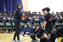 折茂さんとのシュート対決で盛り上がった