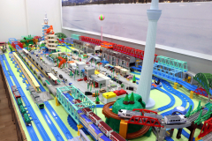 子どもも大人も夢中になっているプラレール