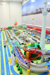 子どもも大人も夢中になっているプラレール