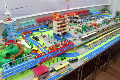 子どもも大人も夢中になっているプラレール