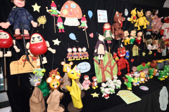 会場に展示された人形（助川かおる通信員撮影）