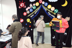 帯広市児童会館で開かれた十勝人形劇フェスティバル（助川かおる通信員撮影）