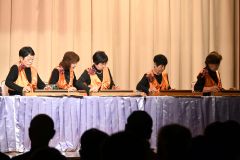 昭和歌謡を大正琴で演奏するすずらんサークル