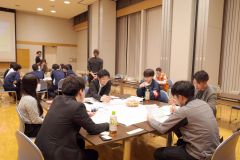 高校生から６０代まで町民２３人が将来の地域活性化案を考えた