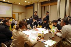 高校生から６０代まで町民２３人が将来の地域活性化案を考えた