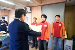 特殊詐欺被害を未然に防ぐ　セコマ定員２人に感謝状　池田署 2