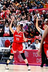 【決勝・日本―アメリカ】後半、アウトサイドから多くのシュートを沈め日本を勝利を引き寄せた日本の小鷹実春（塩原真撮影）