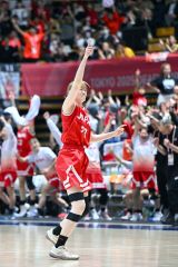 【決勝・日本―アメリカ】後半、アウトサイドから多くのシュートを沈め日本を勝利を引き寄せた日本の小鷹実春（塩原真撮影）