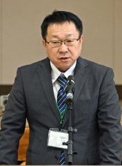 あいさつする河井義徳会長