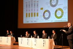 コンテナ船定期航路の有効活用、十勝港の将来的な可能性ついて議論したシンポジウム