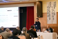 本別町社会福祉協議会の取り組みについて講演する木南事務局長