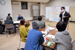 ＤＸを活用したまちづくりを考える参加者ら