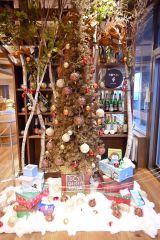 ＤＣＴガーデンにホワイトツリー登場　池田 2