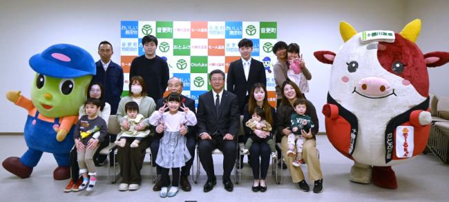 天使の寝顔写真コンテスト、町長賞は大澤さん夫妻 | 十勝毎日新聞電子