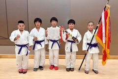 団体戦小学生低学年の部3連覇を飾った帯広少年団A