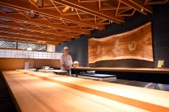 北海道ホテルのすし春日リニューアル 職人技をダイナミックに楽しめる空間に 3